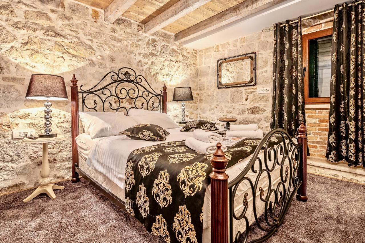 Historic Plaza Varos Split (Adults Only) Екстер'єр фото