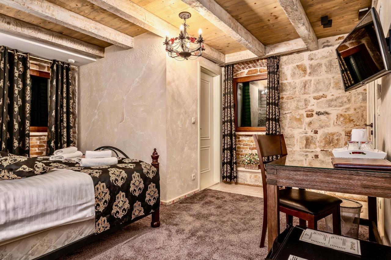 Historic Plaza Varos Split (Adults Only) Екстер'єр фото