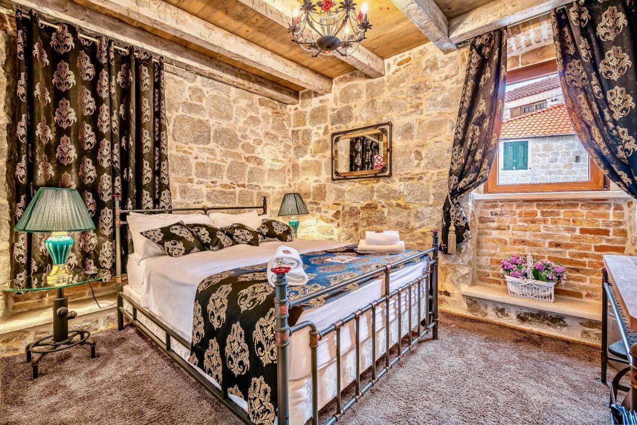 Historic Plaza Varos Split (Adults Only) Екстер'єр фото