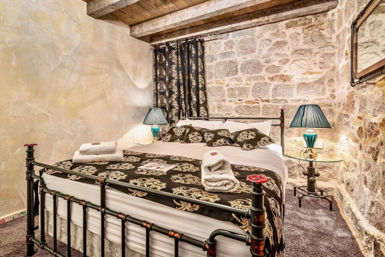 Historic Plaza Varos Split (Adults Only) Екстер'єр фото