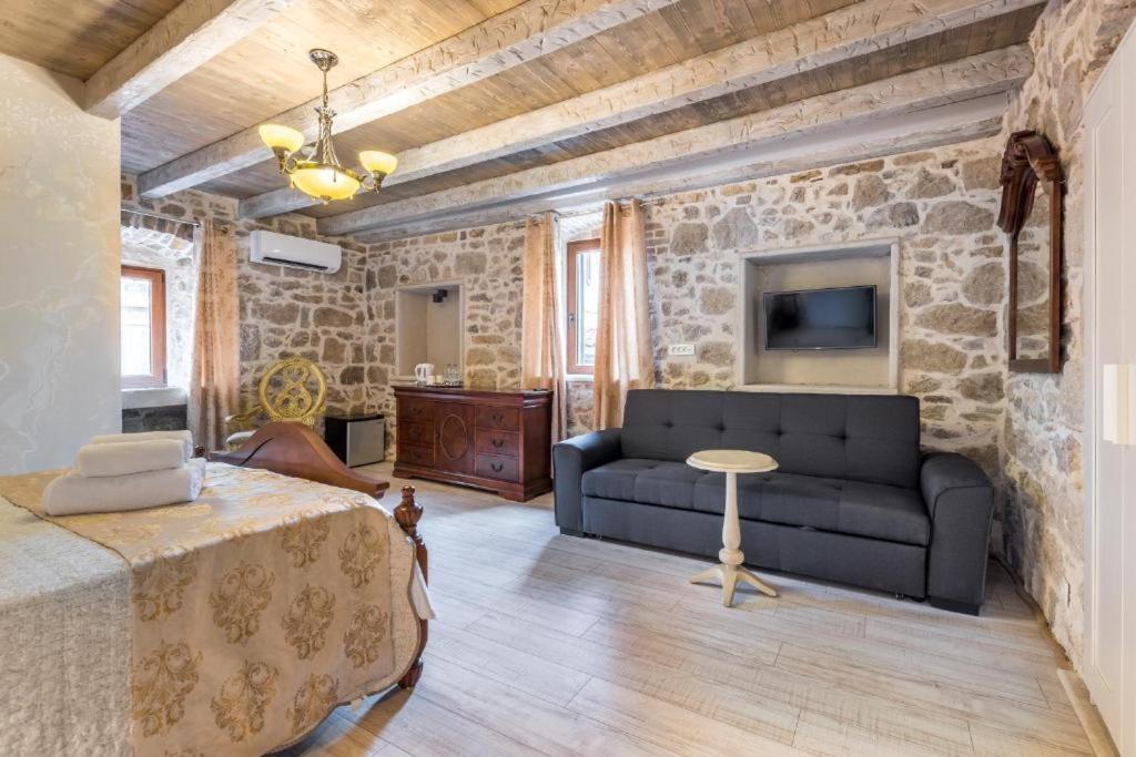 Historic Plaza Varos Split (Adults Only) Екстер'єр фото
