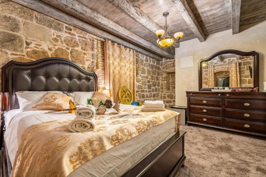 Historic Plaza Varos Split (Adults Only) Екстер'єр фото